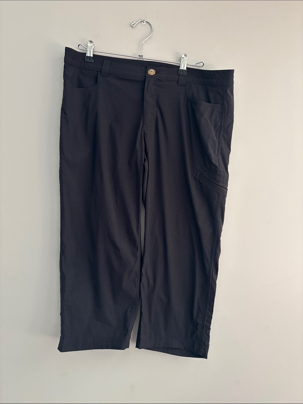 Eddie Bauer Black Capri Utility Pants